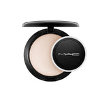 Blot Powder in Light